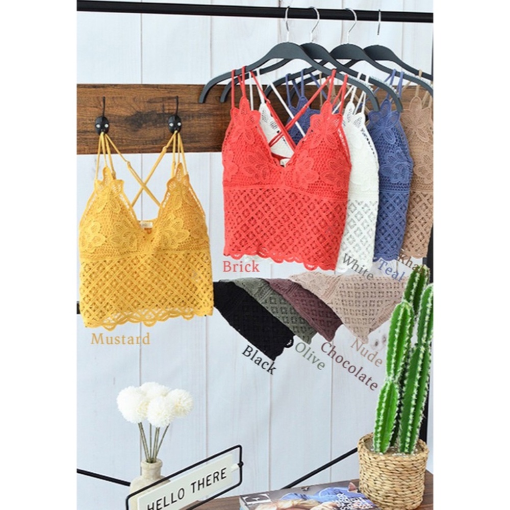 SOLD OUT Tiare Black Crochet Lace Boho Double Strap Scalloped Crop Top - Picture 4 of 4
